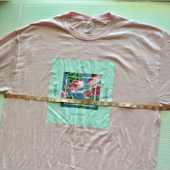 Me! Taylor Swift Square Pink Long Sleeve Top Rare XL - Picture 7 of 7